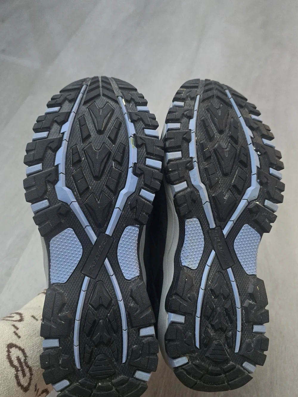 Skechers Women’s Trail Sneakers Black & Blue Size 7.5 US / 37.5 EU